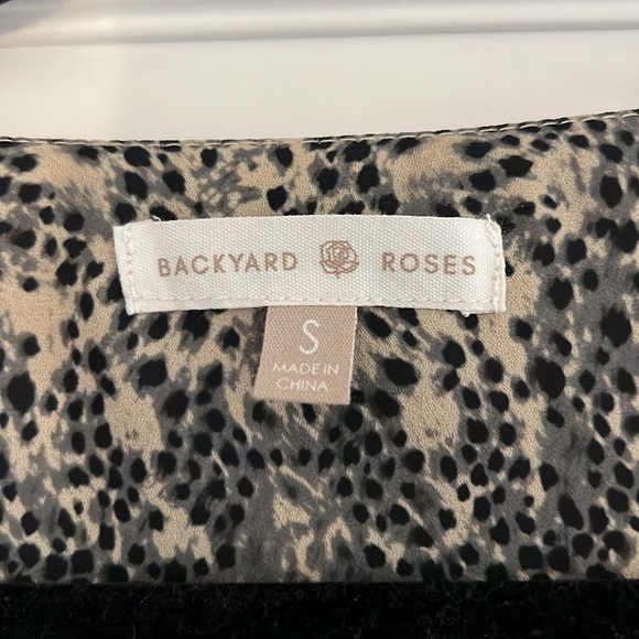 Backyard Roses Isabella Top - Picture 2 of 5